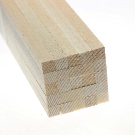 Liston de balsa de 2x2mm ( 1 metro de largo)